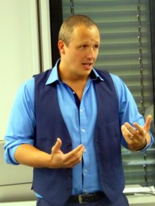 Dr. Stefan Strauß
